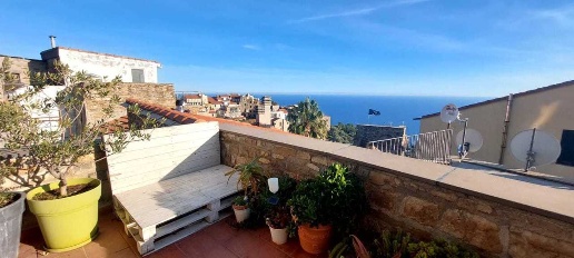 Foto Rustico in Vico Pancaldo, Cipressa Centro di 99 m² con 6 locali