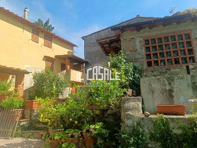 Foto Rustico a Dicomano di 211 m² con 4 locali in vendita