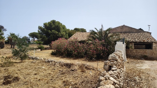 Foto Rustico in Via dell'Opale 10, Siracusa Plemmirio di 500 m² in vendita