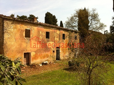 Foto Rustico a Casciana Terme Lari di 500 m² con 8 locali in vendita