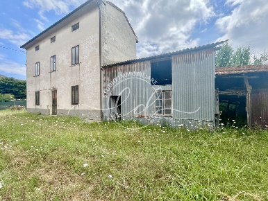 Foto Rustico a Massarosa Caranna di 240 m² con 11 locali in vendita