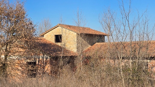 Foto Rustico in Frazione Romazzano, Todi di 230 m² con 8 locali in vendita