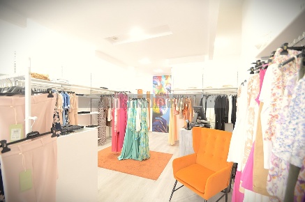 Foto Locale commerciale in Via Alessandro Manzoni 999, Perugia di 65 m²