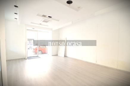 Foto Locale commerciale in Via Alessandro Manzoni 999, Perugia di 65 m²