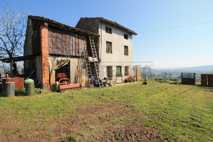 Foto Rustico in Via San Nicolò 7, Montorso Vicentino di 232 m² con 9 locali