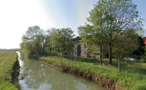 Foto Rustico a Campogalliano di 400 m² con 13 locali in vendita