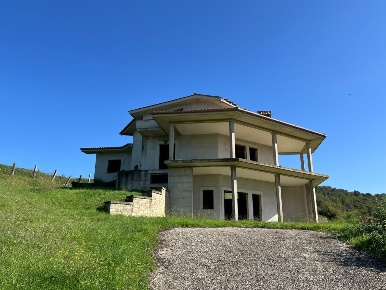 Foto Rustico a Fiano Romano di 410 m² con 10 locali in vendita