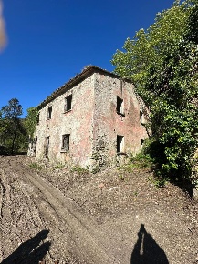 Foto Rustico a Castelnuovo Magra Borghetto Melara di 500 m² con 20 locali