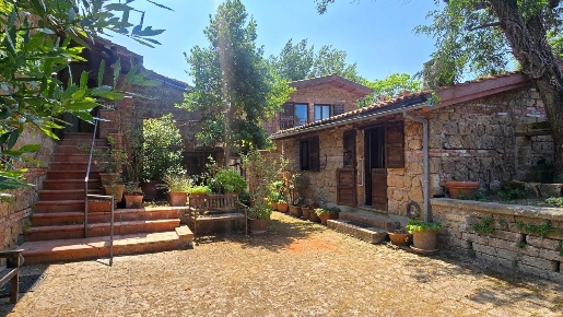 Foto Rustico in Località San Giorgio 3, Proceno di 440 m² con 11 locali