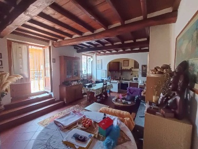 Foto Rustico a Dicomano di 250 m² con 11 locali in vendita
