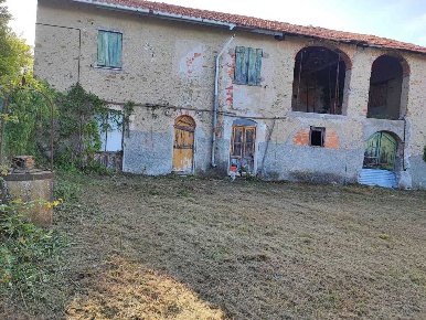 Foto Rustico in Via al Castello 37, Pareto Centro di 200 m² con 5 locali