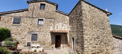 Foto Rustico a Rufina di 120 m² con 6 locali in vendita