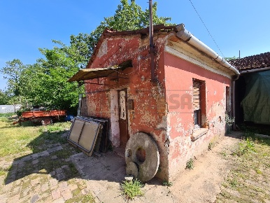 Foto Rustico in Via Boldori, Sesto ed Uniti Sesto Cremonese di 140 m²