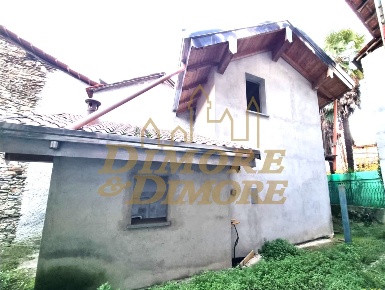 Foto Rustico a Brovello-Carpugnino Brovello di 400 m² con 20 locali
