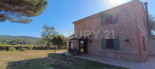 Foto Rustico a Manciano di 200 m² con 10 locali in vendita