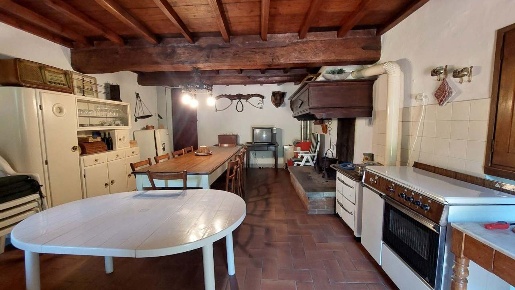 Foto Rustico a San Godenzo di 150 m² con 7 locali in vendita