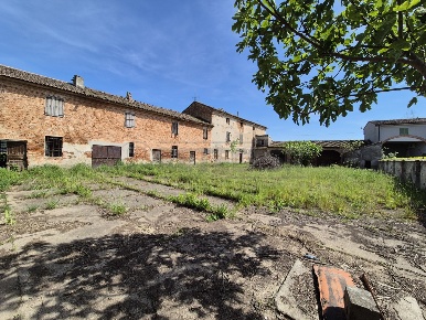 Foto Rustico in Località Menabue, Gabbioneta-Binanuova di 387 m² in vendita