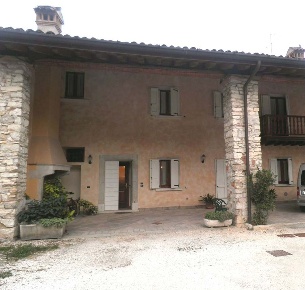 Foto Rustico in Via Merano, Botticino Centro di 290 m² con 6 locali
