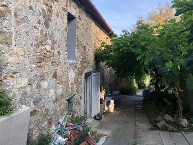 Foto Rustico a Sarzana Centro di 65 m² con 4 locali in vendita