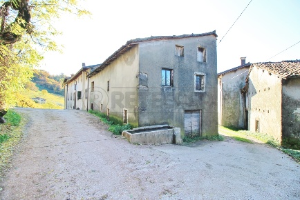 Foto Rustico a Roncà di 147 m² con 5 locali in vendita