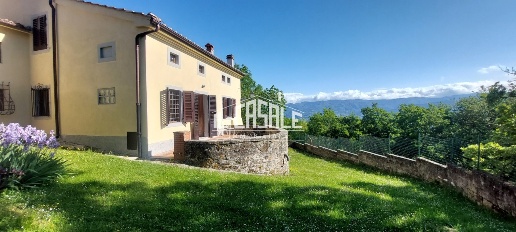 Foto Rustico a Vicchio di 230 m² con 8 locali in vendita