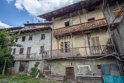 Foto Rustico in Frazione Micheley, Aymavilles Centro di 206 m² in vendita