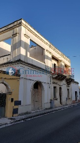 Foto Rustico in Via Caprarica 11, Cavallino Centro di 200 m² con 12 locali
