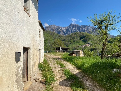 Foto Rustico in Via Fecchiera 5, Valli del Pasubio di 160 m² con 7 locali