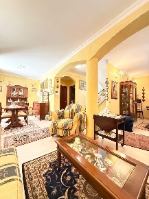 Foto Villa unifamiliare in Via Parco Donica 9, Fisciano Villa di 300 m²