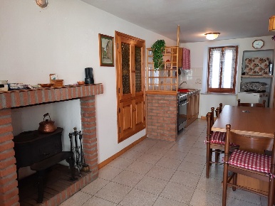 Foto Rustico a Coli Centro di 120 m² con 7 locali in vendita