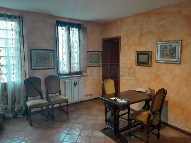 Foto Rustico in via monte nevoso 1, Crema di 280 m² con 14 locali