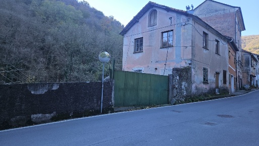 Foto Rustico in Via Cremeno 1L, Campomorone Langasco di 150 m² in vendita