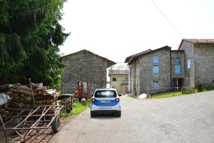Foto Rustico in Via Spignon 3, Pulfero di 485 m² con 9 locali in vendita