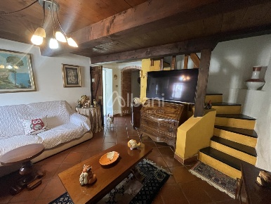 Foto Rustico in Via Pratola 5, Vezzano Ligure di 212 m² con 7 locali
