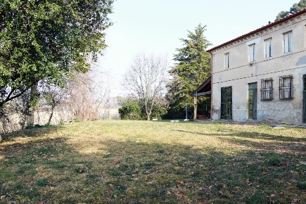 Foto Rustico in Osimo, Osimo Centro di 600 m² con 20 locali in vendita