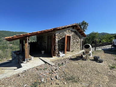 Foto Rustico a Sarzana di 90 m² con 4 locali in vendita