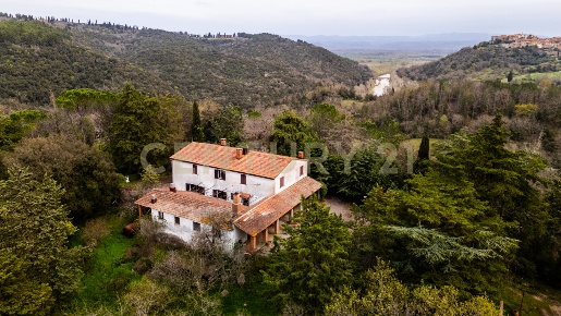 Foto Rustico in sasso d'ombrone, Cinigiano Sasso D'Ombrone di 324 m²
