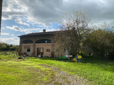 Foto Rustico in Via Campagnola 8, Noceto di 280 m² con 6 locali in vendita