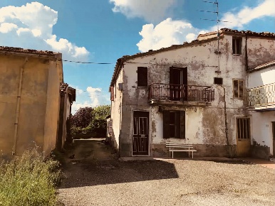 Foto Rustico a Sorano di 160 m² con 6 locali in vendita