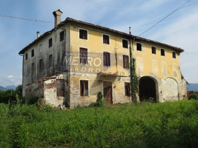 Foto Rustico in PIAZZA SILVA, Marano Vicentino Centro di 1963 m² in vendita