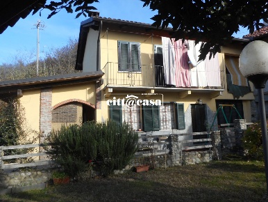 Foto Rustico a Casalborgone di 180 m² con 6 locali in vendita