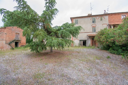 Foto Rustico a Foiano della Chiana Centro di 290 m² con 10 locali
