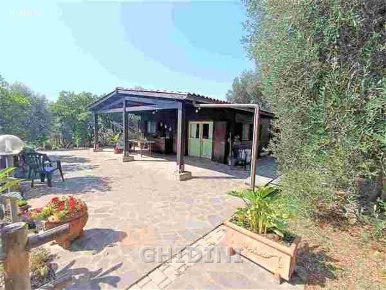 Foto Rustico a Castiglione della Pescaia di 146 m² con 6 locali in vendita