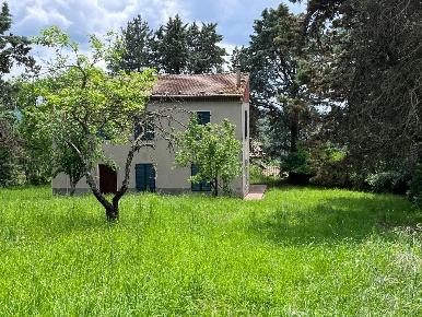 Foto Rustico a Sorano di 208 m² con 8 locali in vendita