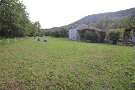 Foto Rustico a Tarzo di 250 m² con 5 locali in vendita