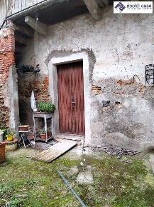 Foto Rustico in VIA ALBERTO DA GIUSSANO, Giussano Centro di 90 m²