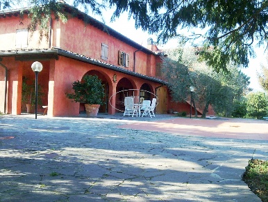 Foto Rustico a Figline e Incisa Valdarno Figline Valdarno di 465 m²