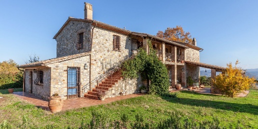 Foto Rustico a Castel Viscardo di 530 m² con 17 locali in vendita