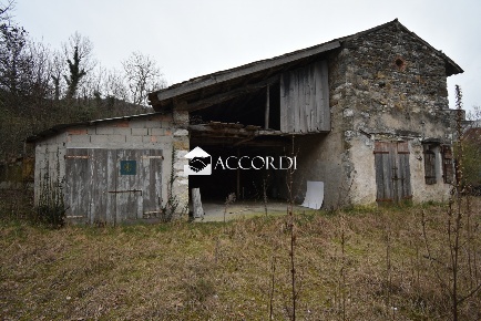 Foto Rustico a Tarzo Centro di 568 m² con 8 locali in vendita