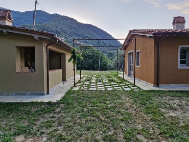 Foto Rustico a Camaiore Camaiore Paese di 100 m² con 4 locali in vendita